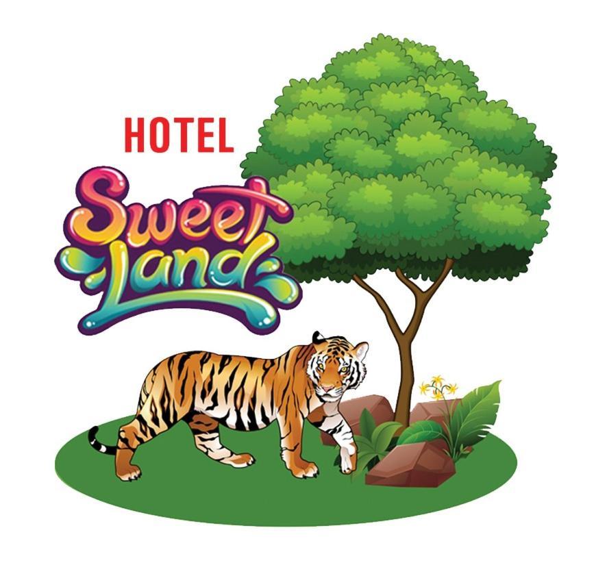 Hotel Sweetland Sauraha Exteriör bild